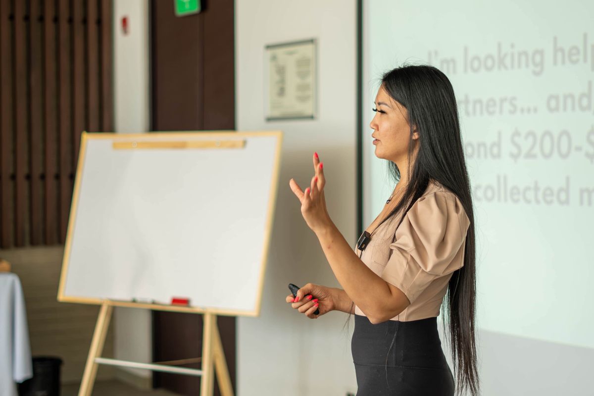 Founder presenting at Entre House